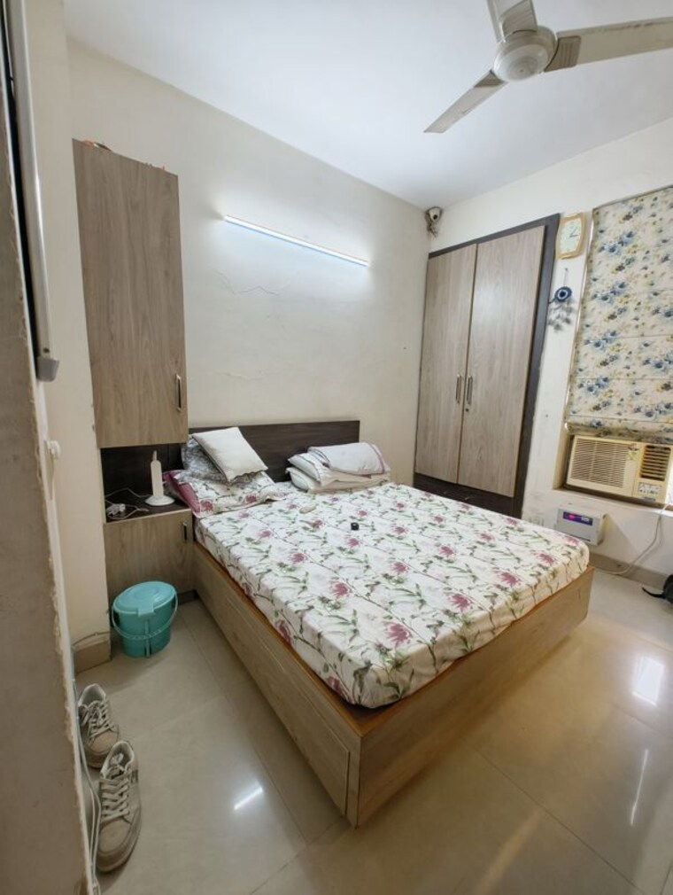 Bedroom, unitech-uniworld-gardens-2 3.5 Bedroom 1475 Sq.Ft. Apartment In Sector 47 Gurgaon 10704441
