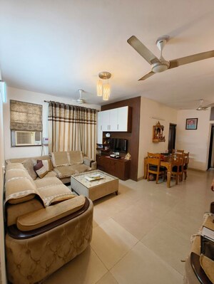 Living Room in 3.5 BHK Apartment at Unitech Uniworld Gardens 2, Sector 47 – for Rent