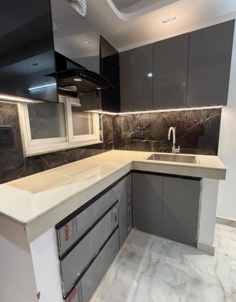 Kitchen, subhash nagar 3 Bedroom 130 Sq.Yd. Builder Floor In Subhash Nagar Delhi 10704463