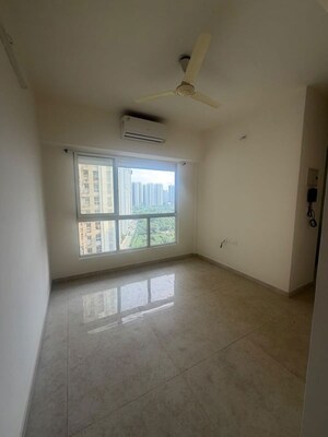 Room in 1 BHK Apartment at Lodha Amara, Kolshet Road – for Rent