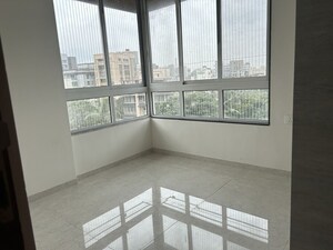 Room in 2 BHK Apartment at Heritage Solitaire, Chembur – for Rent