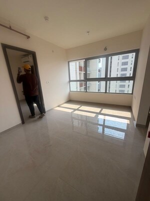 1 BHK Apartment For Rent in Lodha Amara, Kolshet Road