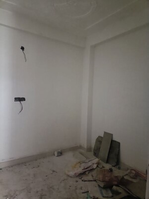 Room in 1.5 BHK Builder Floor at New Ashok Nagar – for Sale