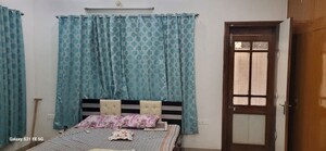 Bedroom in 3 BHK Villa at Pali Road – for Rent