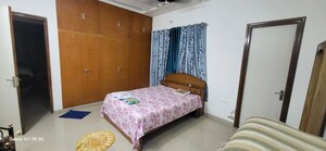 Bedroom in 3 BHK Villa at Pali Road – for Rent