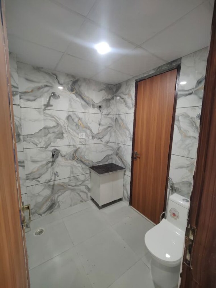 Room, khanpur 3 Bedroom 115 Sq.Yd. Builder Floor In Khanpur Delhi 10704506