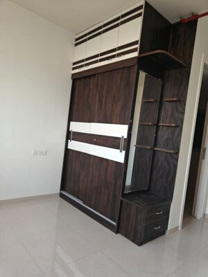 Room in 2 BHK Apartment at Hirandahalli – for Rent