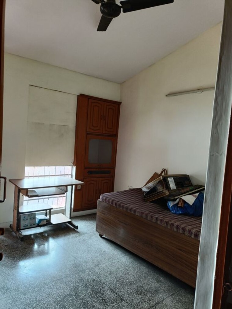 Living Room, vasundhara enclave 3 Bedroom 1800 Sq.Ft. Apartment In Vasundhara Enclave Delhi 9575424