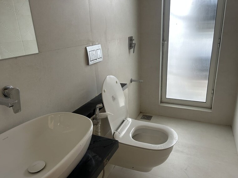 Bathroom, bm-satyam-solaris 3 Bedroom 940 Sq.Ft. Apartment In Deonar Mumbai 10704522