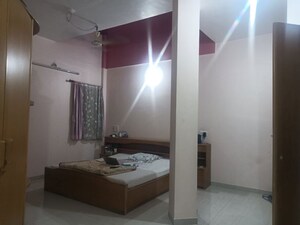 Room in 3 BHK Apartment at Aundhe Khurd – for Rent