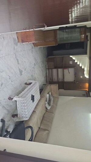 Living Room in 2 BHK Builder Floor at Dlf Phase iv – for Rent
