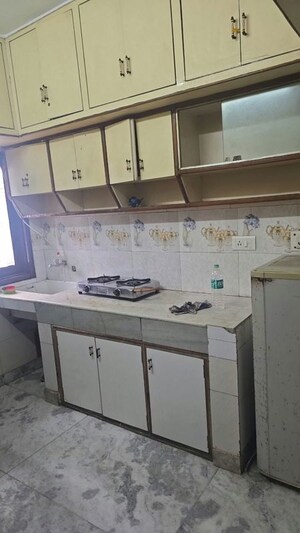 Kitchen in 2 BHK Builder Floor at Dlf Phase iv – for Rent