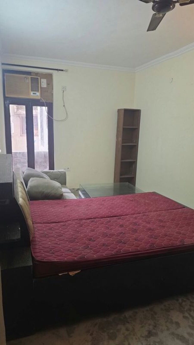 Bedroom, dlf phase iv 2 Bedroom 1350 Sq.Ft. Builder Floor In Dlf Phase iv Gurgaon 10704525