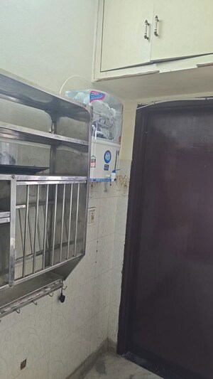 Balcony in 2 BHK Builder Floor at Dlf Phase iv – for Rent