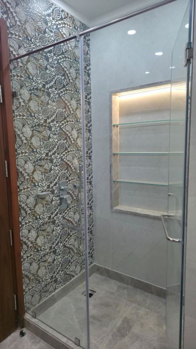 Bathroom, safdarjung enclave 3 Bedroom 325 Sq.Ft. Builder Floor In Safdarjung Enclave Delhi 10704640