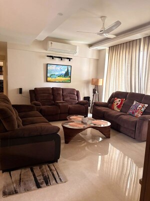 Living Room in 3 BHK Builder Floor at Sector 21 – for Rent