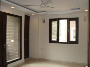 Building Lobby in 3 BHK Builder Floor at Safdarjung Enclave – for Rent