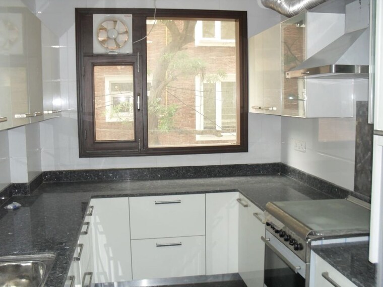 Kitchen, safdarjung enclave 3 Bedroom 1600 Sq.Ft. Builder Floor In Safdarjung Enclave Delhi 10704659