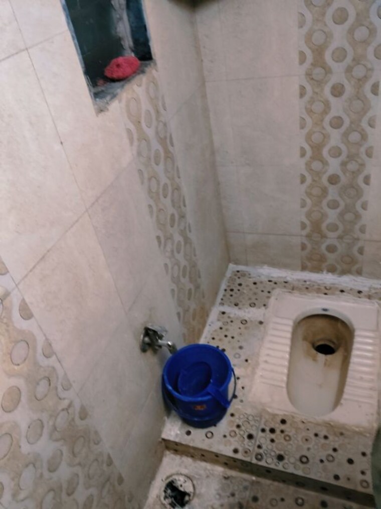 Bathroom, sai-prem-building 2 Bedroom 500 Sq.Ft. Apartment In Bhayandar West Thane 10704621