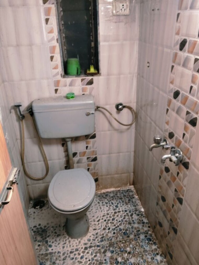 Bathroom, sai-prem-building 2 Bedroom 500 Sq.Ft. Apartment In Bhayandar West Thane 10704621