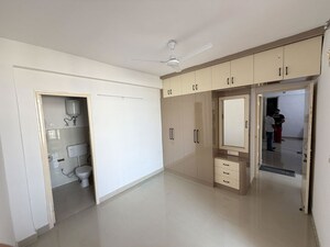 Room in 3 BHK Builder Floor at Sector 23a – for Rent