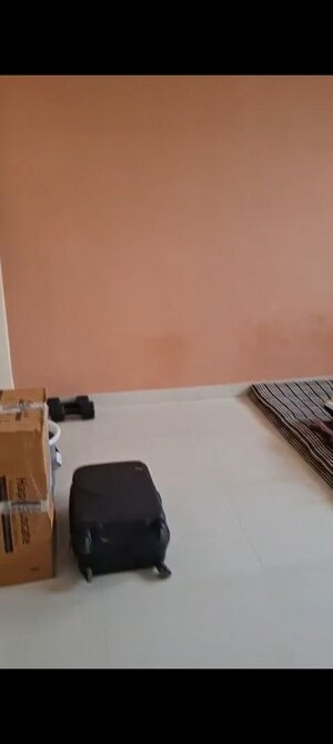 Furnished Amenities in 1 BHK Apartment at Poonam Complex, Kandivali East – for Rent