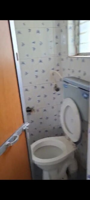 Bathroom in 1 BHK Apartment at Poonam Complex, Kandivali East – for Rent