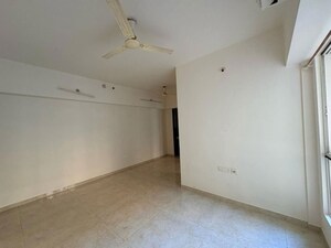 Room in 2 BHK Apartment at Lodha Amara, Kolshet Road – for Rent