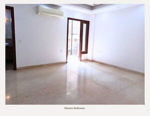 Room in 3 BHK Builder Floor at Safdarjung Enclave – for Rent