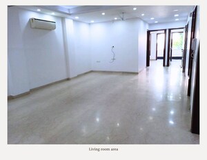 Room in 3 BHK Builder Floor at Safdarjung Enclave – for Rent