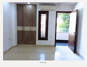 Room in 3 BHK Builder Floor at Safdarjung Enclave – for Rent