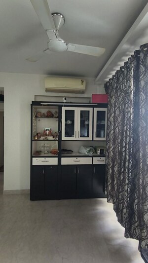 Parking in 2 BHK Builder Floor at Sector 21 – for Rent