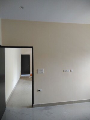 Room in 2 BHK Independent House at Sector 10a – for Rent