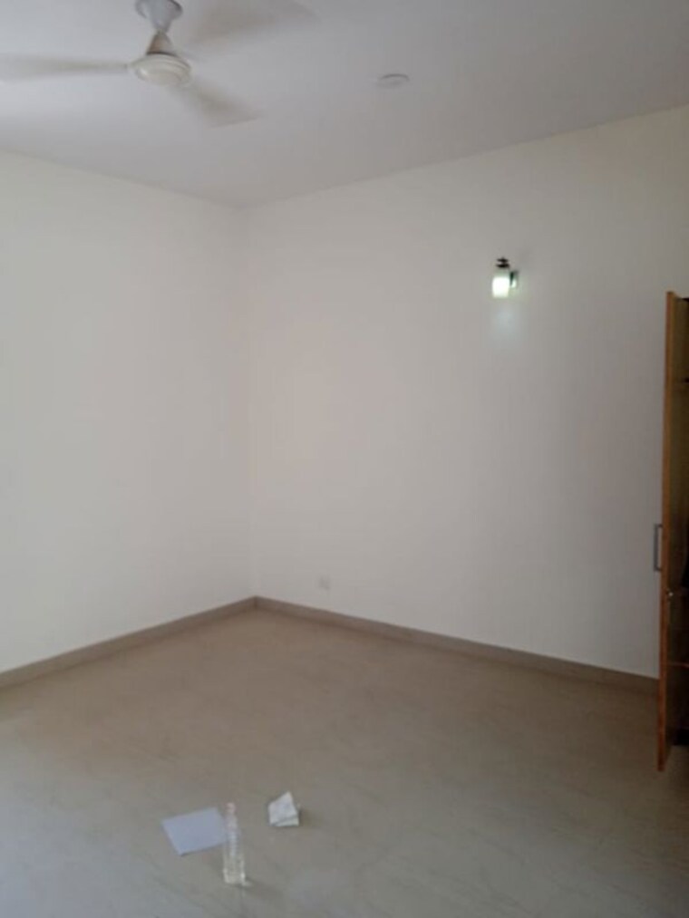 Room, sector 10a 2 Bedroom 1247 Sq.Ft. Independent House In Sector 10a Gurgaon 10704722