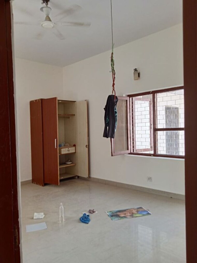 Room, sector 10a 2 Bedroom 1247 Sq.Ft. Independent House In Sector 10a Gurgaon 10704722