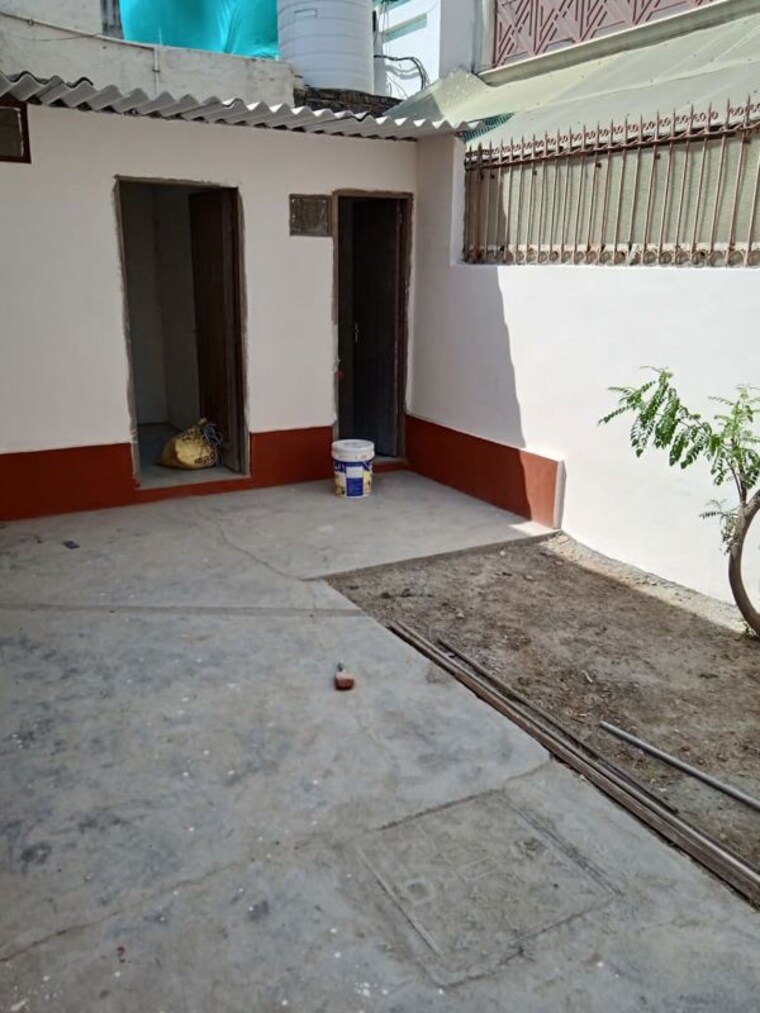 Room, sector 10a 2 Bedroom 1247 Sq.Ft. Independent House In Sector 10a Gurgaon 10704722