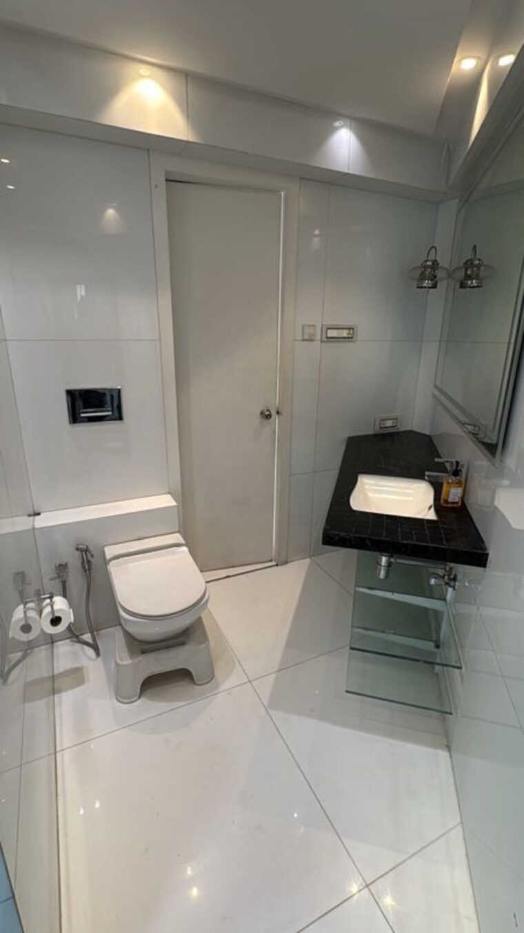 Bathroom, khar west 2 Bedroom 1500 Sq.Ft. Apartment In Khar West Mumbai 10704715