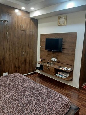 Furnished Amenities in 3 BHK Apartment at Paras Tierea, Sector 137 – for Rent