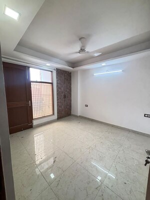 Room in 3 BHK Builder Floor at Chattarpur – for Rent