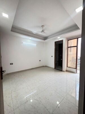 Room in 3 BHK Builder Floor at Chattarpur – for Rent