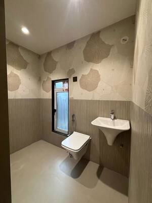 Team Area in 2 BHK Apartment at Sky Annex, Chembur – for Sale