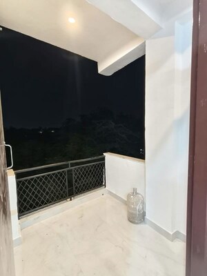 Furnished Amenities in 1 BHK Builder Floor at Saket – for Rent