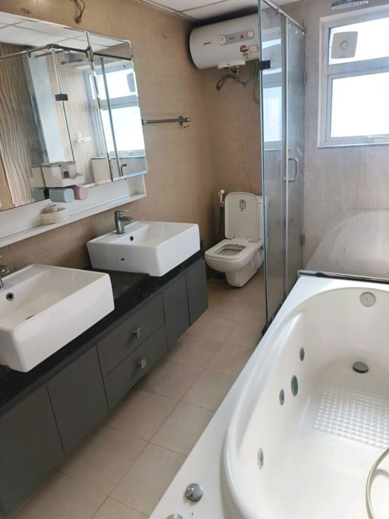 Bathroom, sector 21 3 Bedroom 1600 Sq.Ft. Builder Floor In Sector 21 Gurgaon 10704800