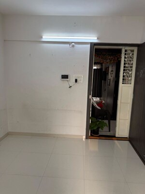 Furnished Amenities in 1 BHK Apartment at Sankla Satyam Niranjani, Hadapsar – for Rent