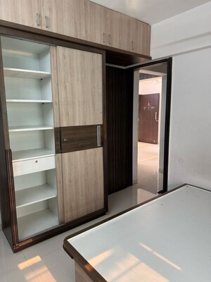 Room in 1 BHK Apartment at Sankla Satyam Niranjani, Hadapsar – for Rent