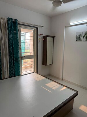 Room in 1 BHK Apartment at Sankla Satyam Niranjani, Hadapsar – for Rent