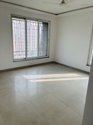 Room in 4 BHK Apartment at Estado Presidential Phase II, Ravet – for Sale