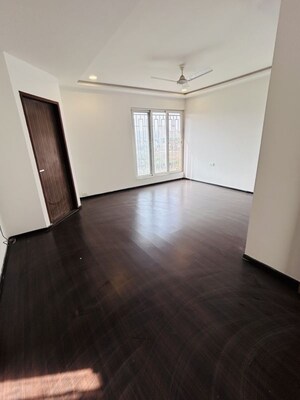 Room in 4 BHK Apartment at Estado Presidential Phase II, Ravet – for Sale