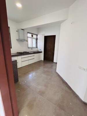 Room in 4 BHK Apartment at Estado Presidential Phase II, Ravet – for Sale
