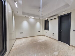 Room in 4 BHK Builder Floor at Safdarjung Enclave – for Rent